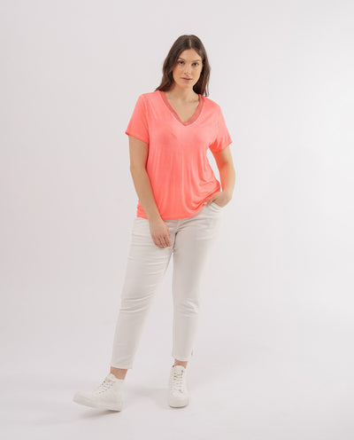 STRAWBERRY WASHED T-SHIRT WITH CHAIN ​​NECKLINE