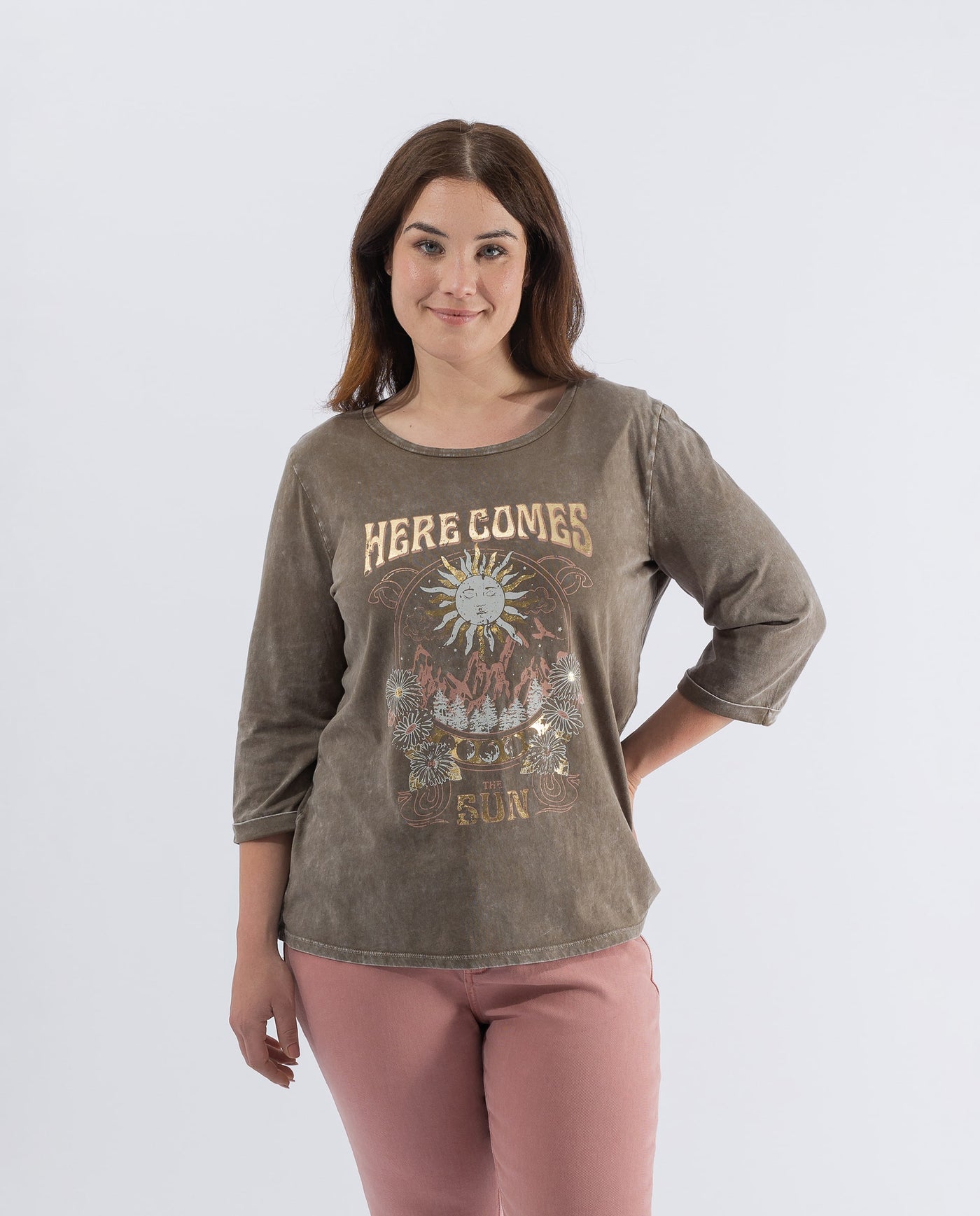 WASHED T-SHIRT WITH KHAKI FOIL PRINT