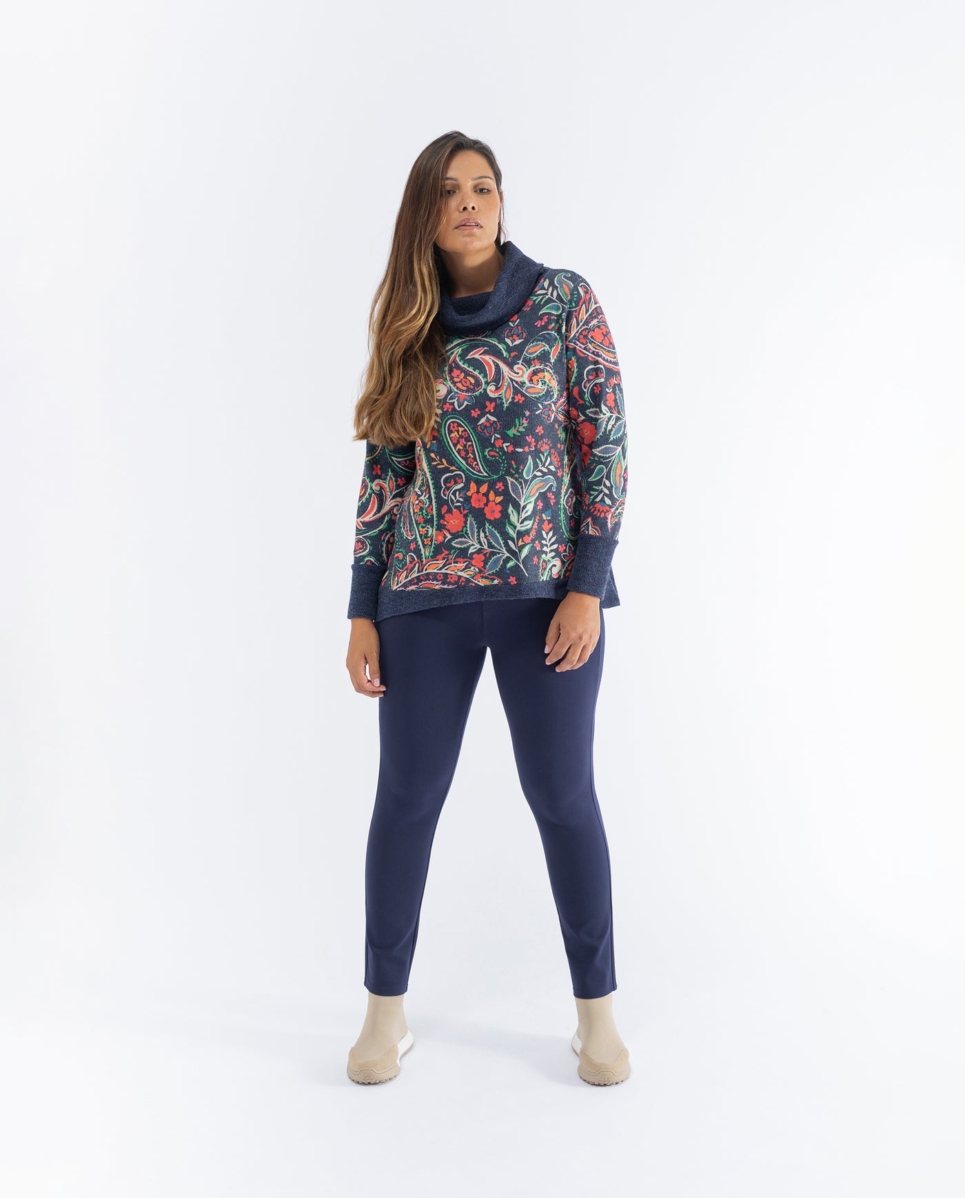 TOP WITH CASHMERE PRINT AND SMOOTH DARK BLUE CONTRASTS