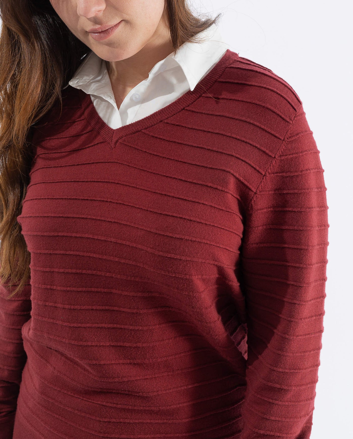 MAGLIA OTTOMANA CON COLLO A CAMICIA CILIEGIA