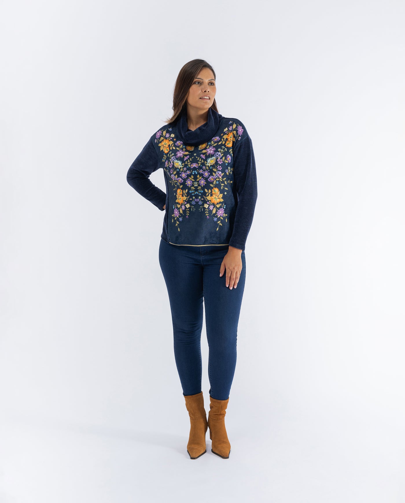 CHENILLE TOP WITH DARK BLUE POSITIONAL PRINT