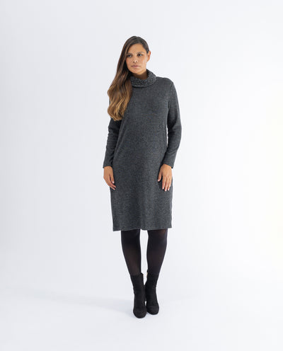 KNITTED DRESS WITH CROPPED NECK WITH DARK GRAY SEQUINS