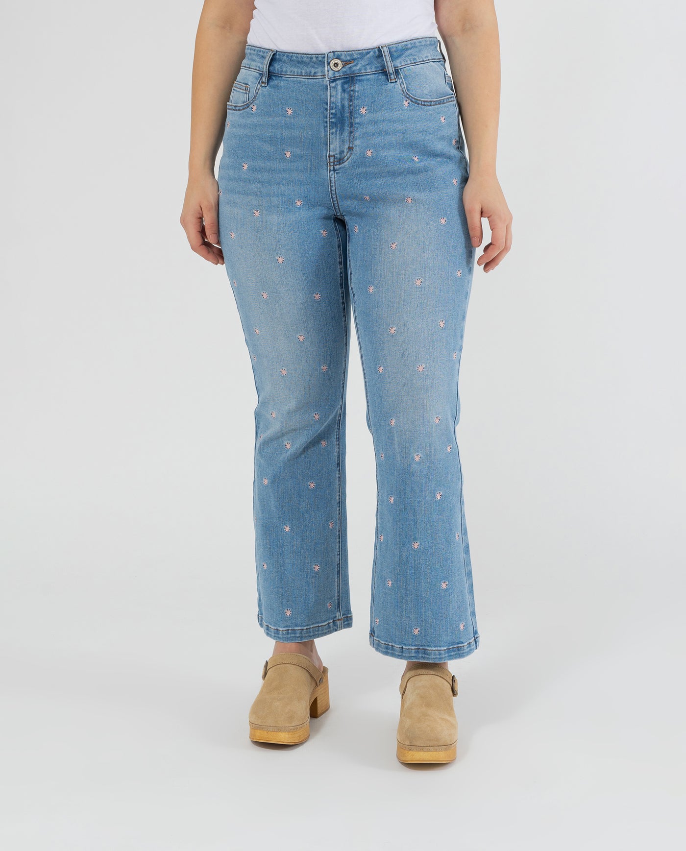 MEDIUM BLUE EMBROIDERED DAISY DENIM PANTS