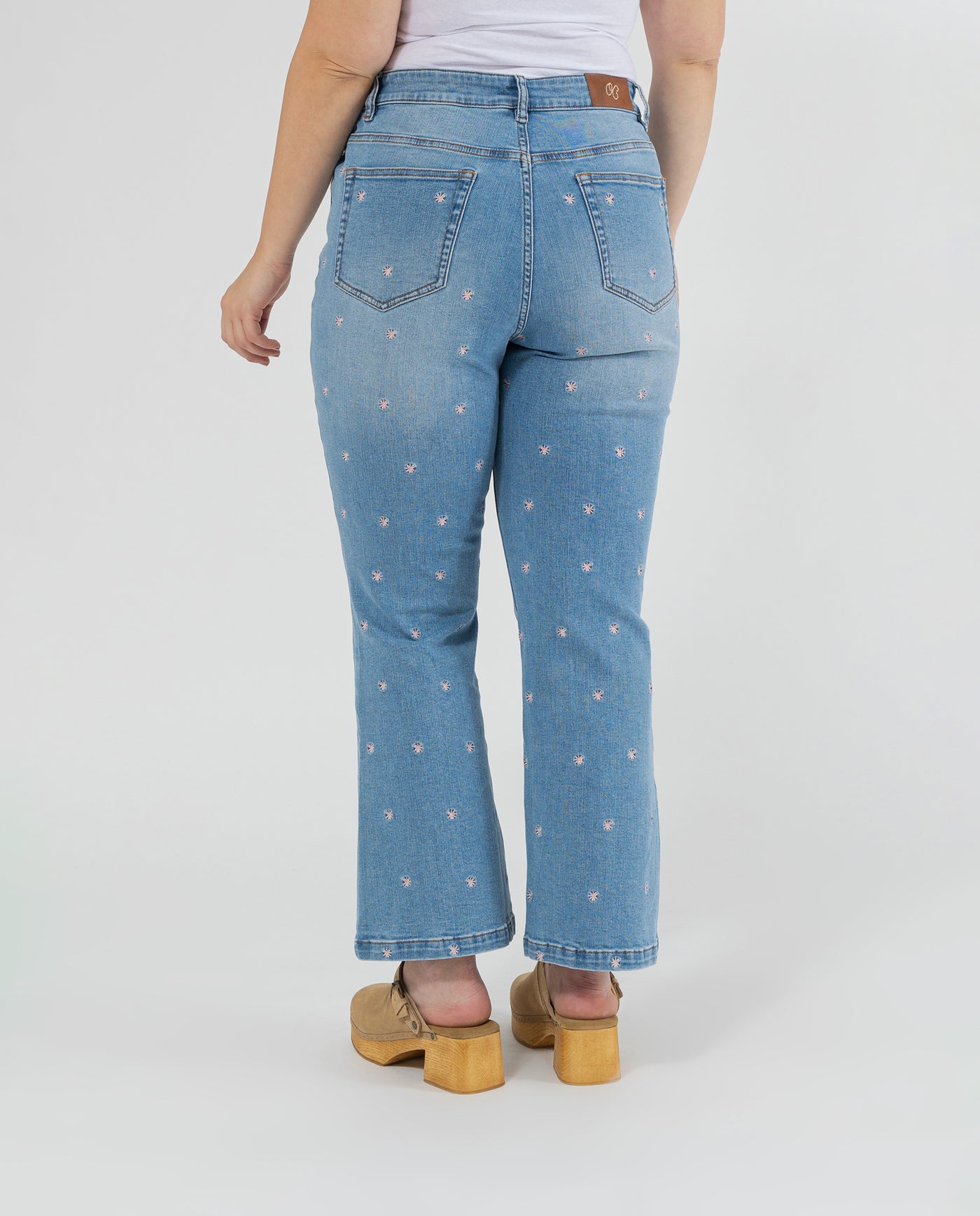 PANTALON DENIM MARGARITA  BORDADA  AZUL MEDIO