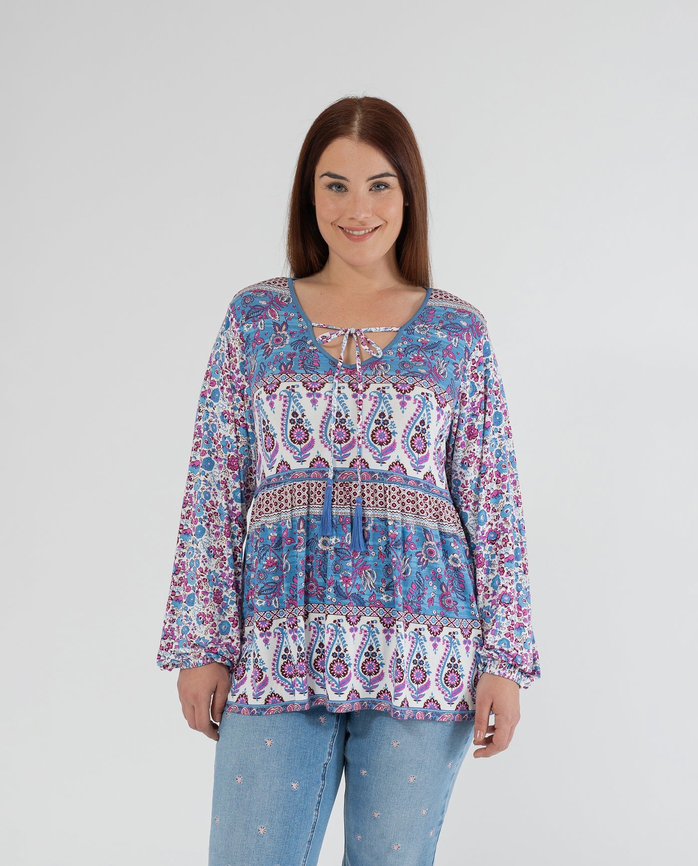 MEDIUM BLUE POSITIONAL FLOWER BOHO T-SHIRT