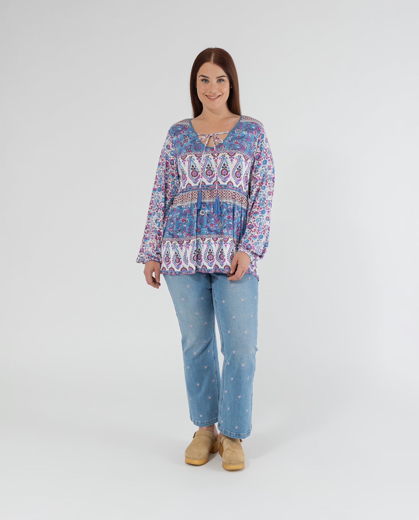 MEDIUM BLUE POSITIONAL FLOWER BOHO T-SHIRT