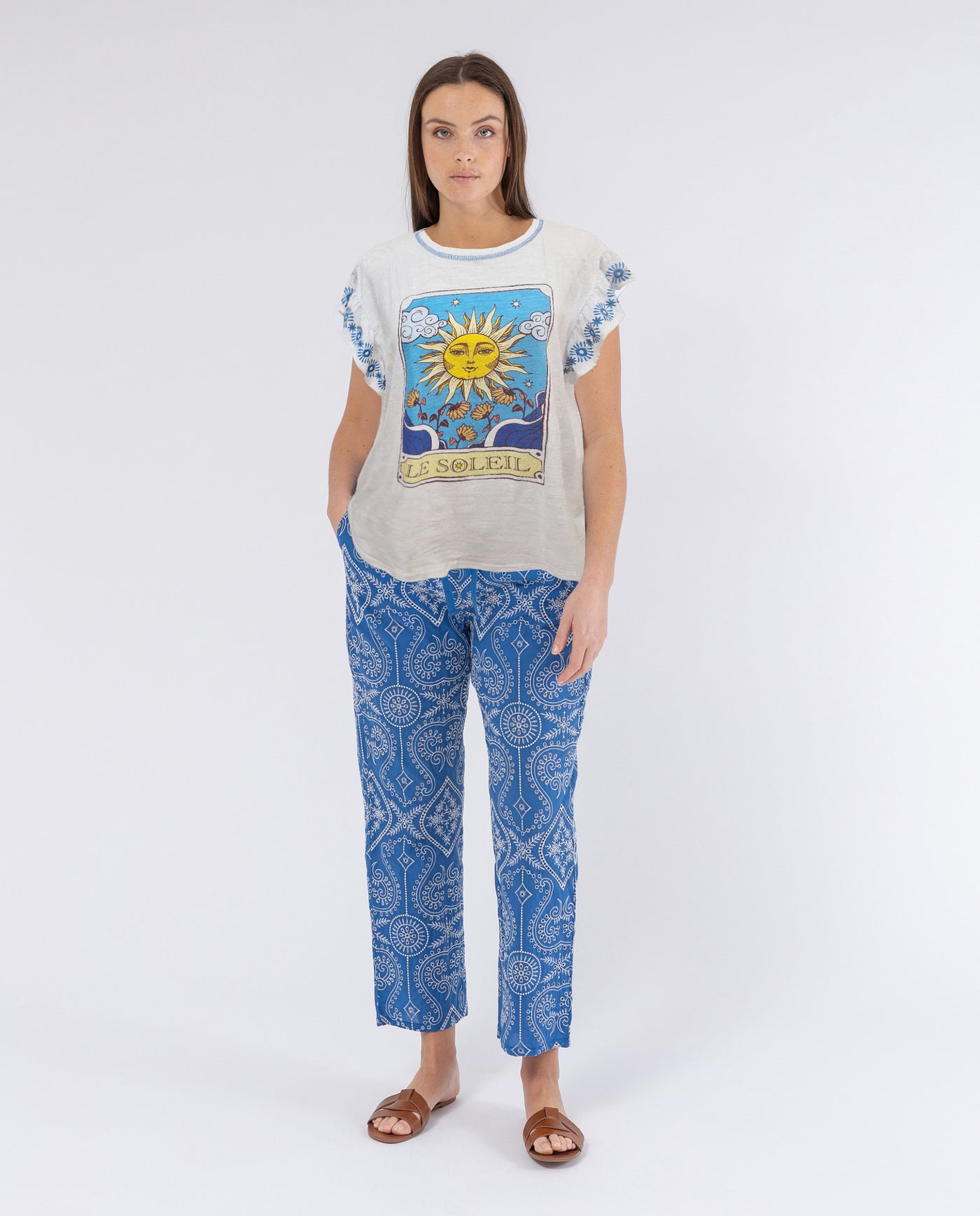 WHITE PRINTED POSITIONAL SUN T-SHIRT