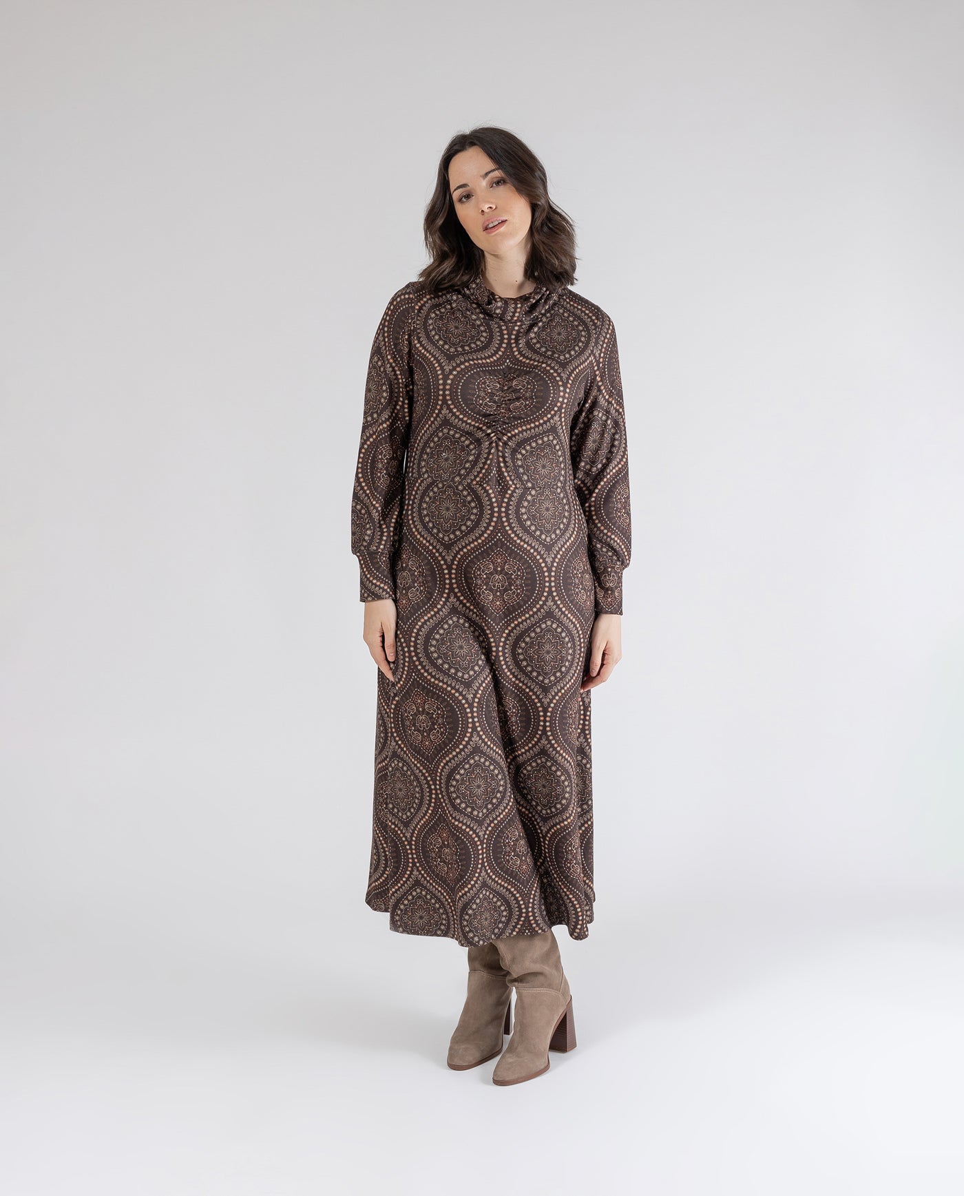 VESTIDO ESTAMPADO CALEIDOSCOPIO MARRÓN