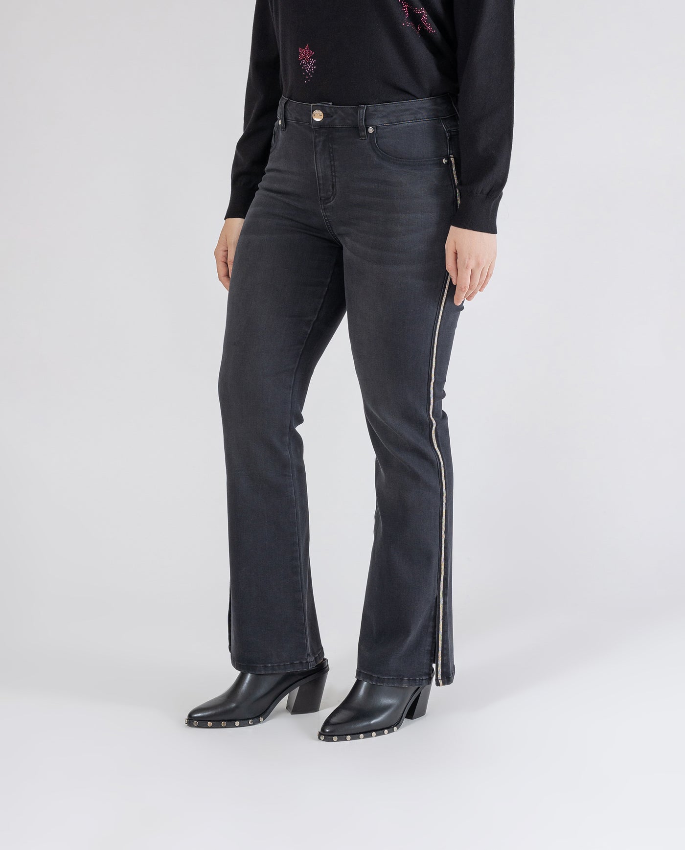 PANTALON VAQUERO CON STRASS NEGRO