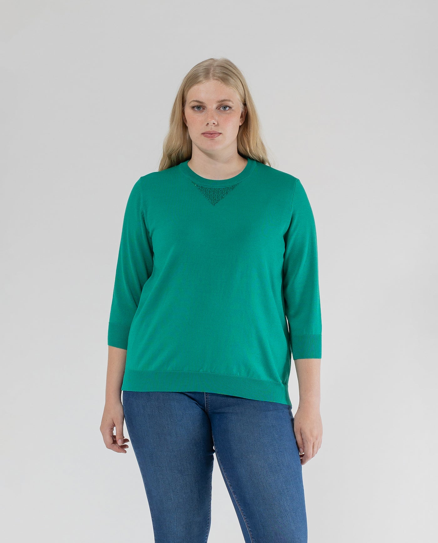 GREEN THREE-QUARTER SLEEVE ROUND NECK JERSEY