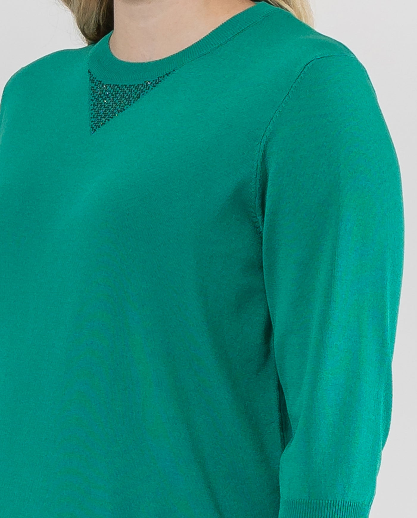 GREEN THREE-QUARTER SLEEVE ROUND NECK JERSEY
