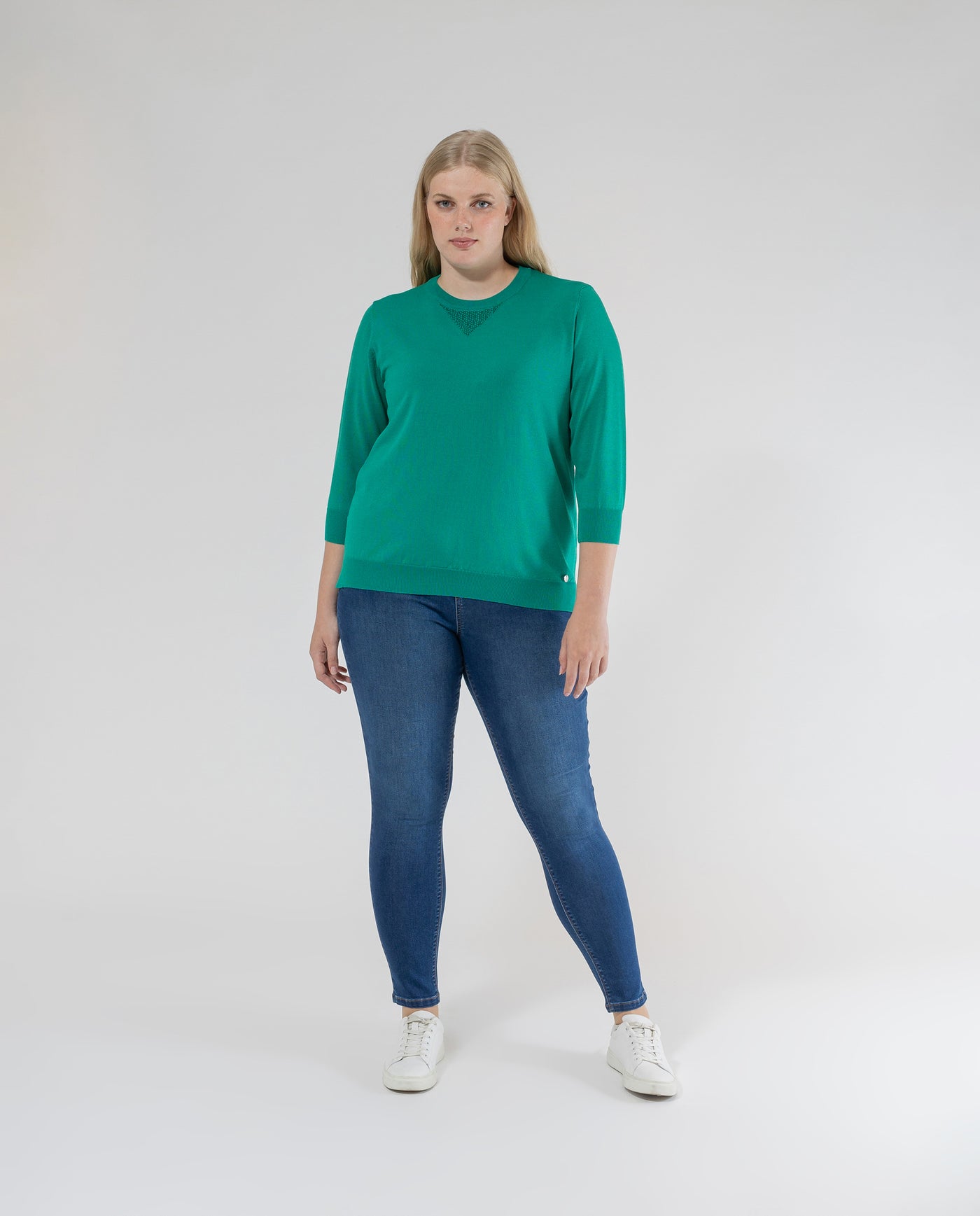 GREEN THREE-QUARTER SLEEVE ROUND NECK JERSEY