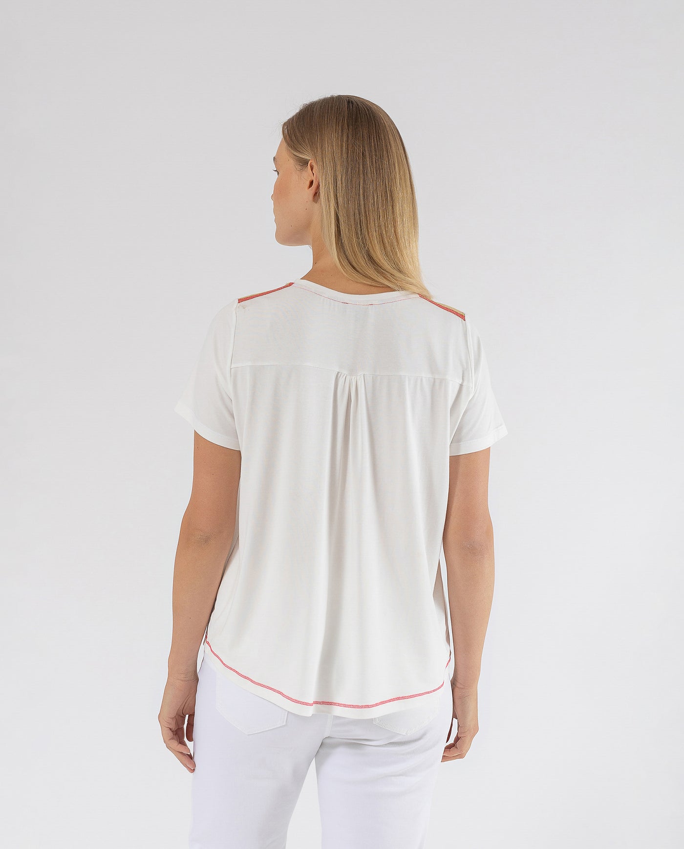 CAMISETA ESTAMPADO POSICIONAL LIBELULA CRUDO