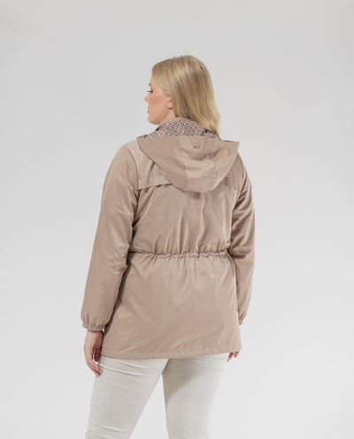PARKA CAPUCHA DESMONTABLE Y CINTURA AJUSTABLE CAMEL