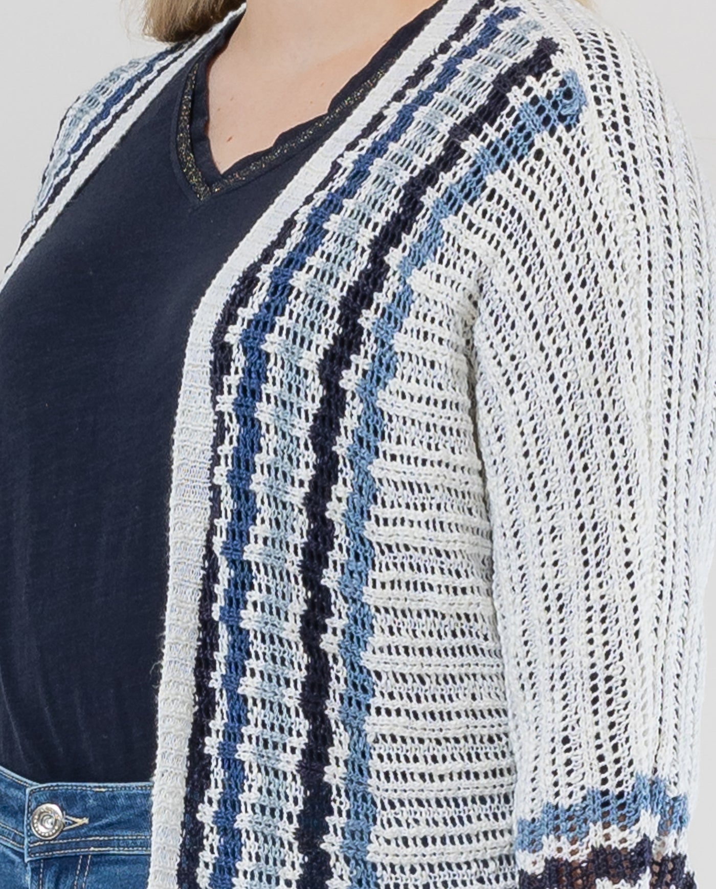 UNKNOWN CARDIGAN WITH BLUE BORDER