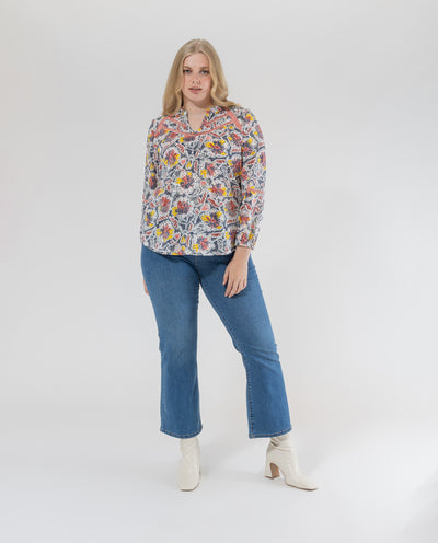 CAMISETA ESTAMPADA ESCOTE PICO  ROSA