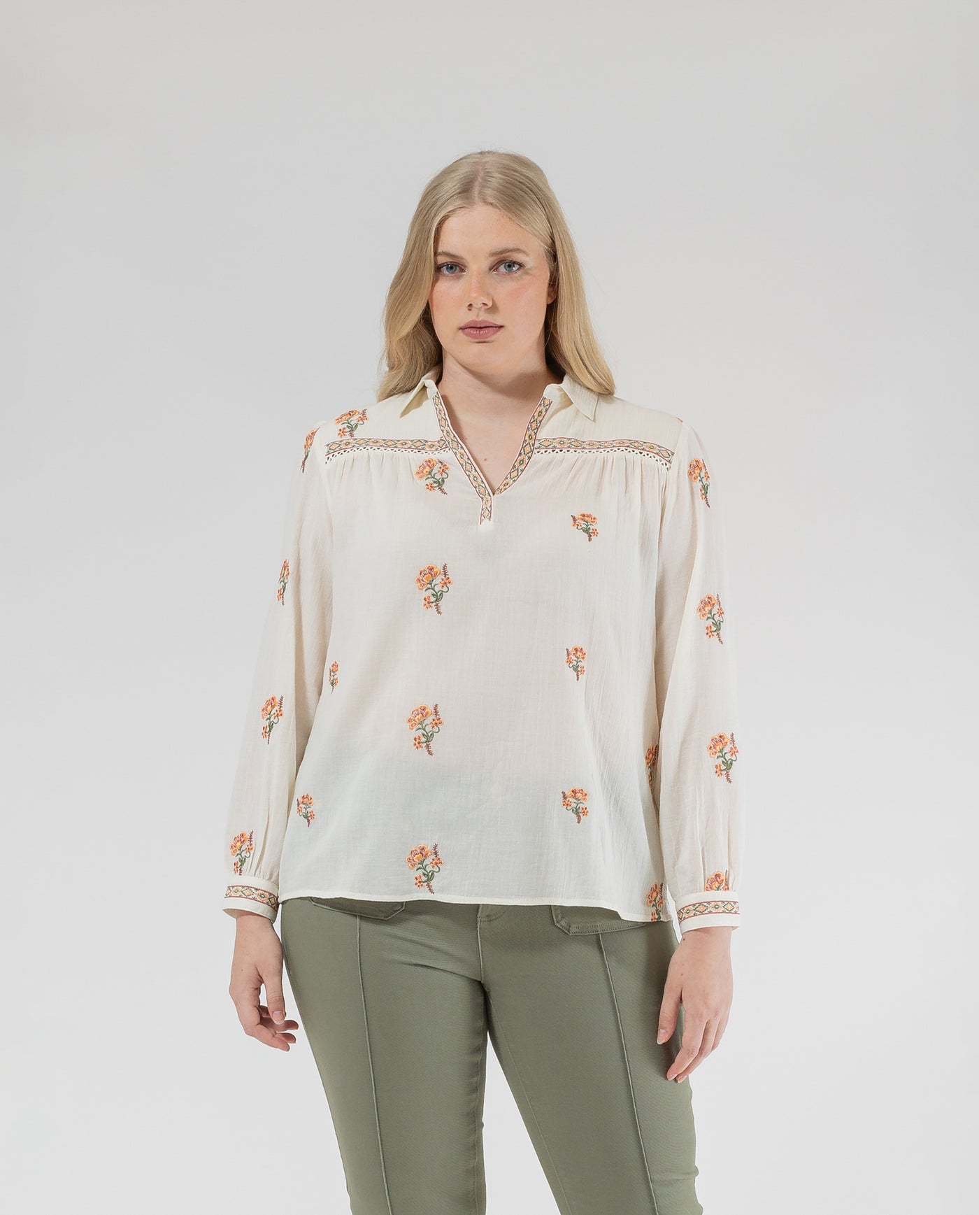 EMBROIDERED FABRIC BLOUSE WITH RAW SHIRT COLLAR