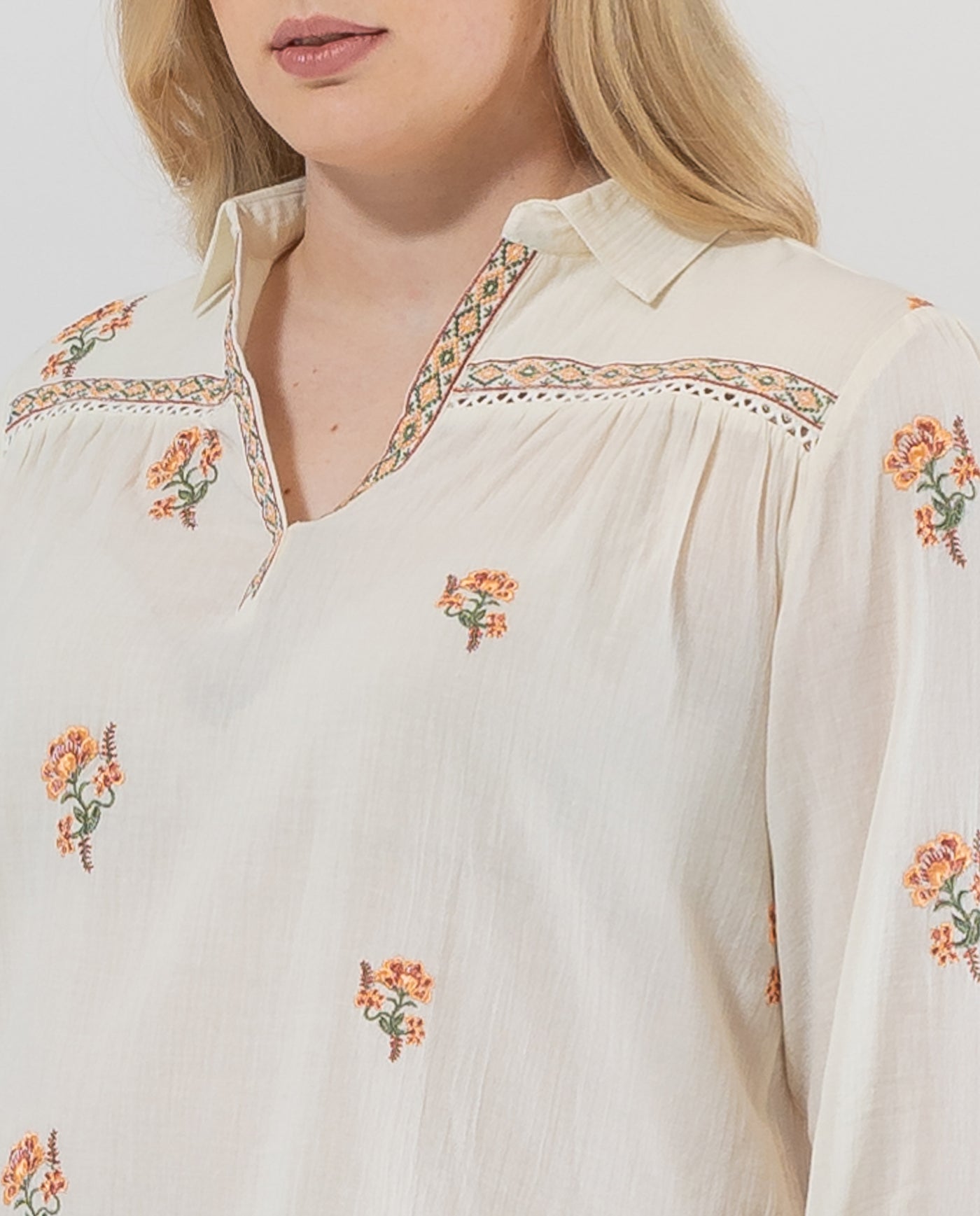 EMBROIDERED FABRIC BLOUSE WITH RAW SHIRT COLLAR