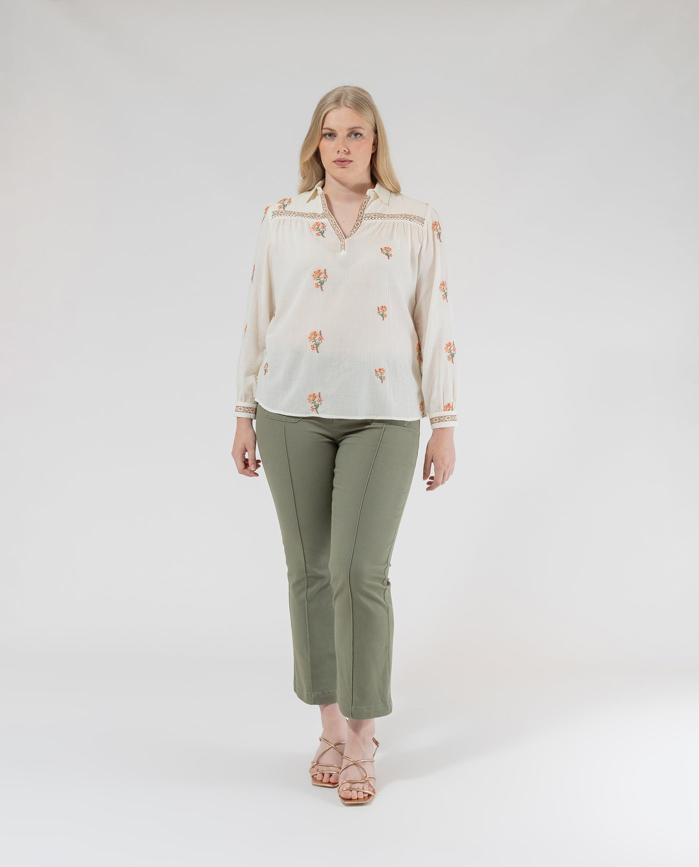 EMBROIDERED FABRIC BLOUSE WITH RAW SHIRT COLLAR