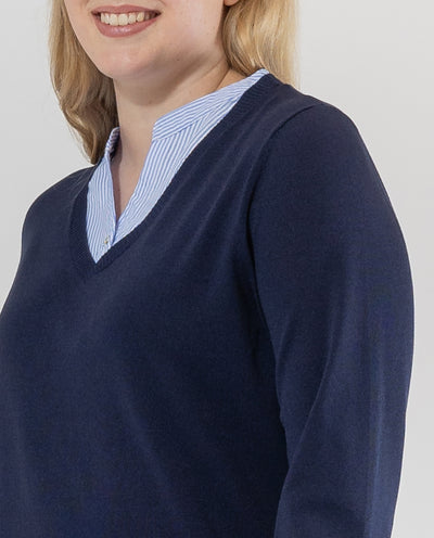 JERSEY ESCOTE PICO CUELLO MAO EN INTERIOR AZUL OSCURO