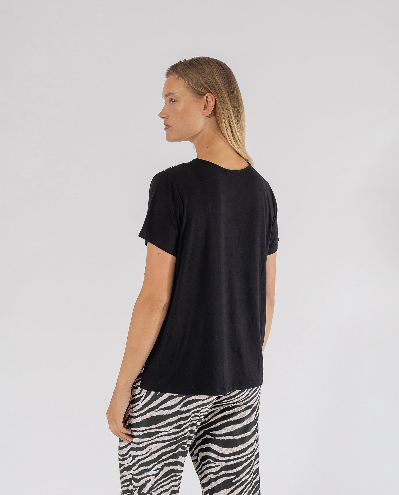 T-SHIRT IN DUE MATERIALI ZEBRA NERA