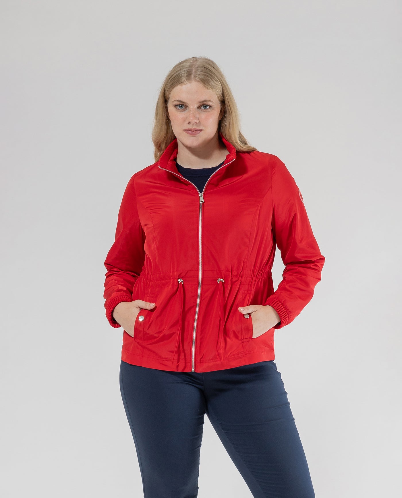 SHORT PARKA WITH HIGH NECK IN RED