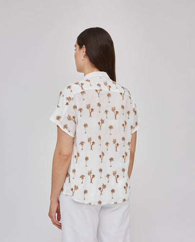 BLUSA CUELLO SOLAPA CON BORDADOS CRUDO
