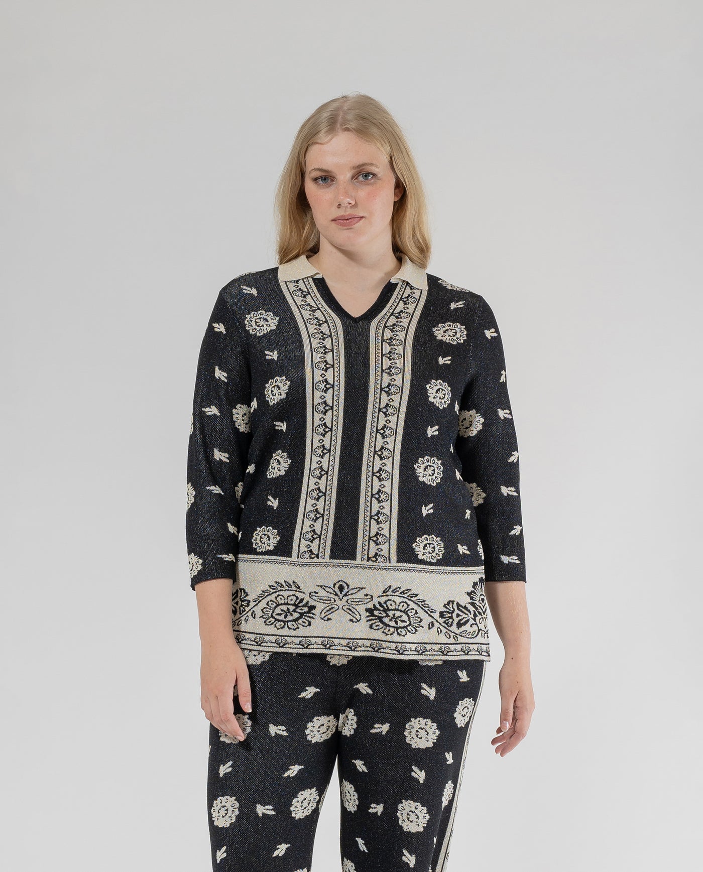 JACQUARD KNIT SWEATER WITH BLACK METALLIC THREAD