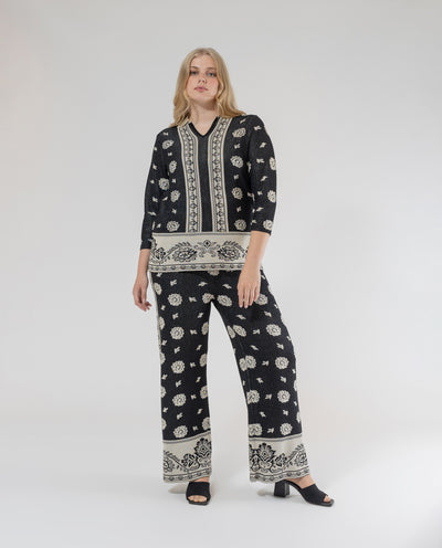 JACQUARD KNIT SWEATER WITH BLACK METALLIC THREAD