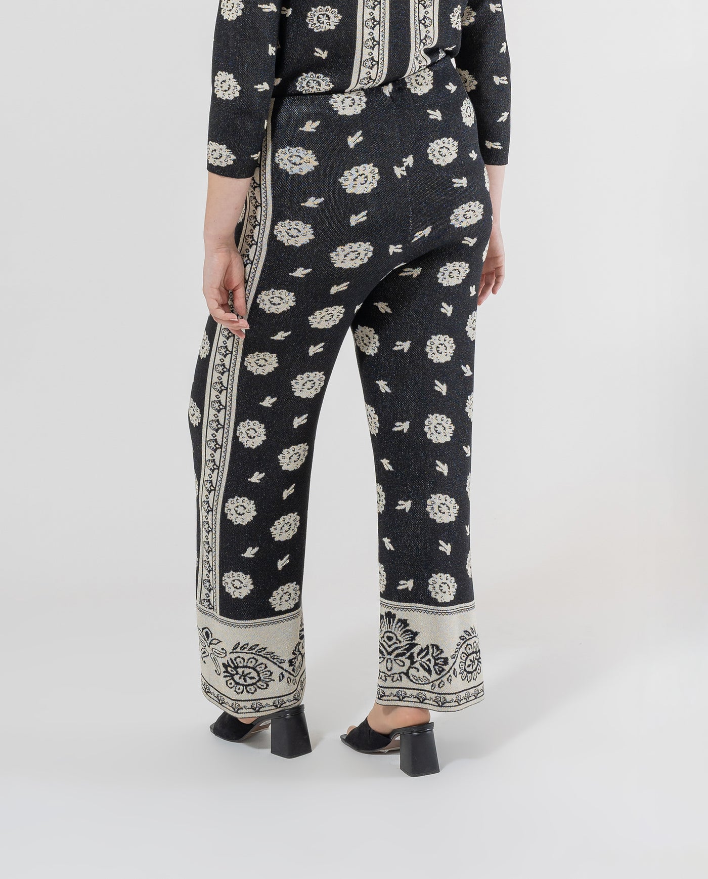 BLACK METALLIC THREAD JACQUARD KNITTED PANTS
