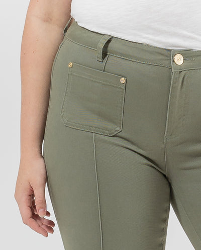 PANTALON BOLSILLOS PLASTRON EN DELANTERO CAQUI