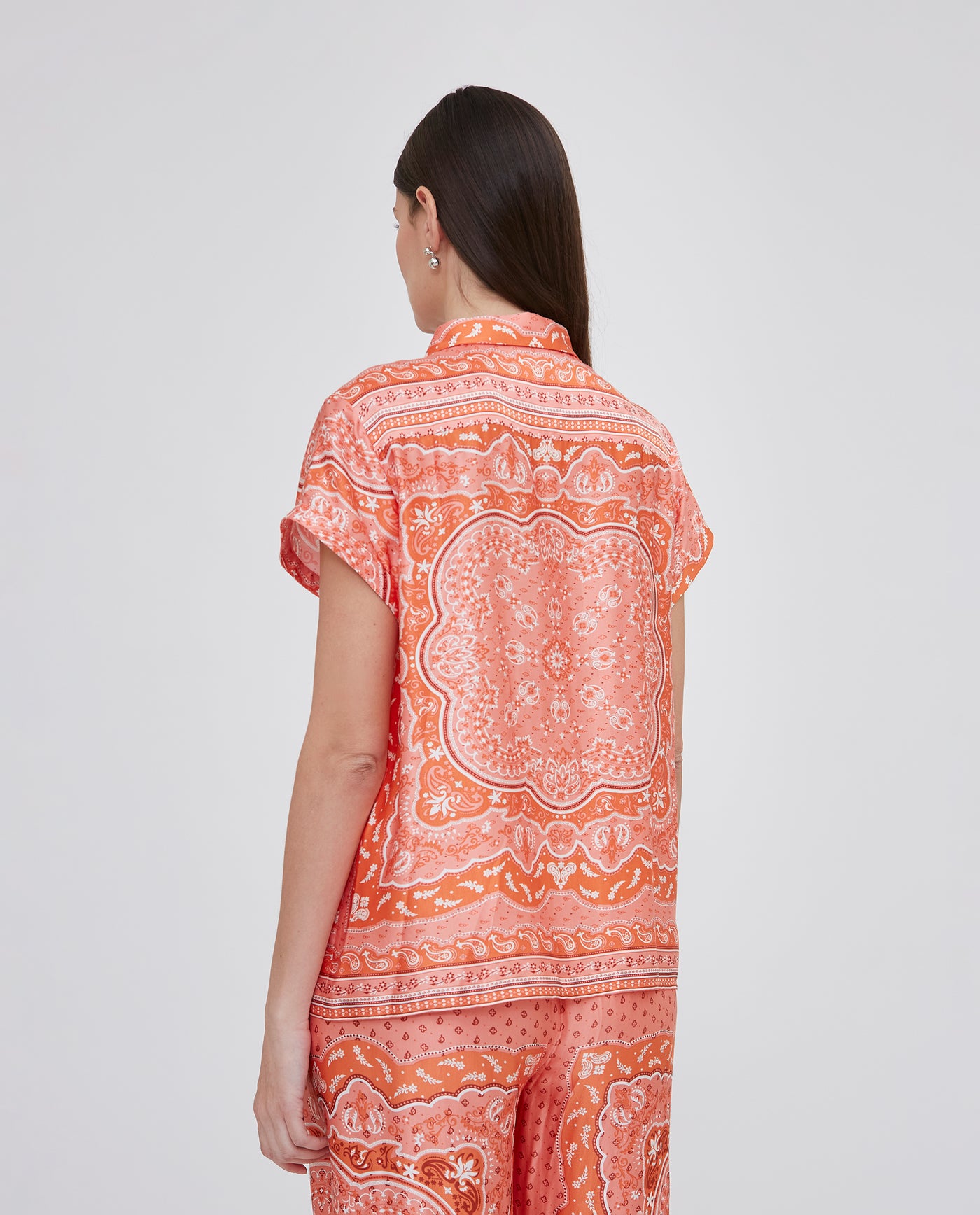 BLUSA CUELLO SOLAPA MANGA CORTA CON ESTAMPADO POSICIONAL NARANJA