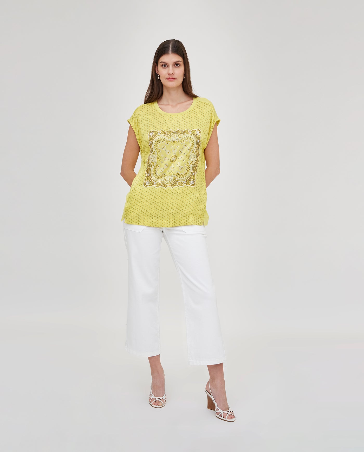 CAMISETA BIMATERIA ESTAMPADO CON STRASS AMARILLO