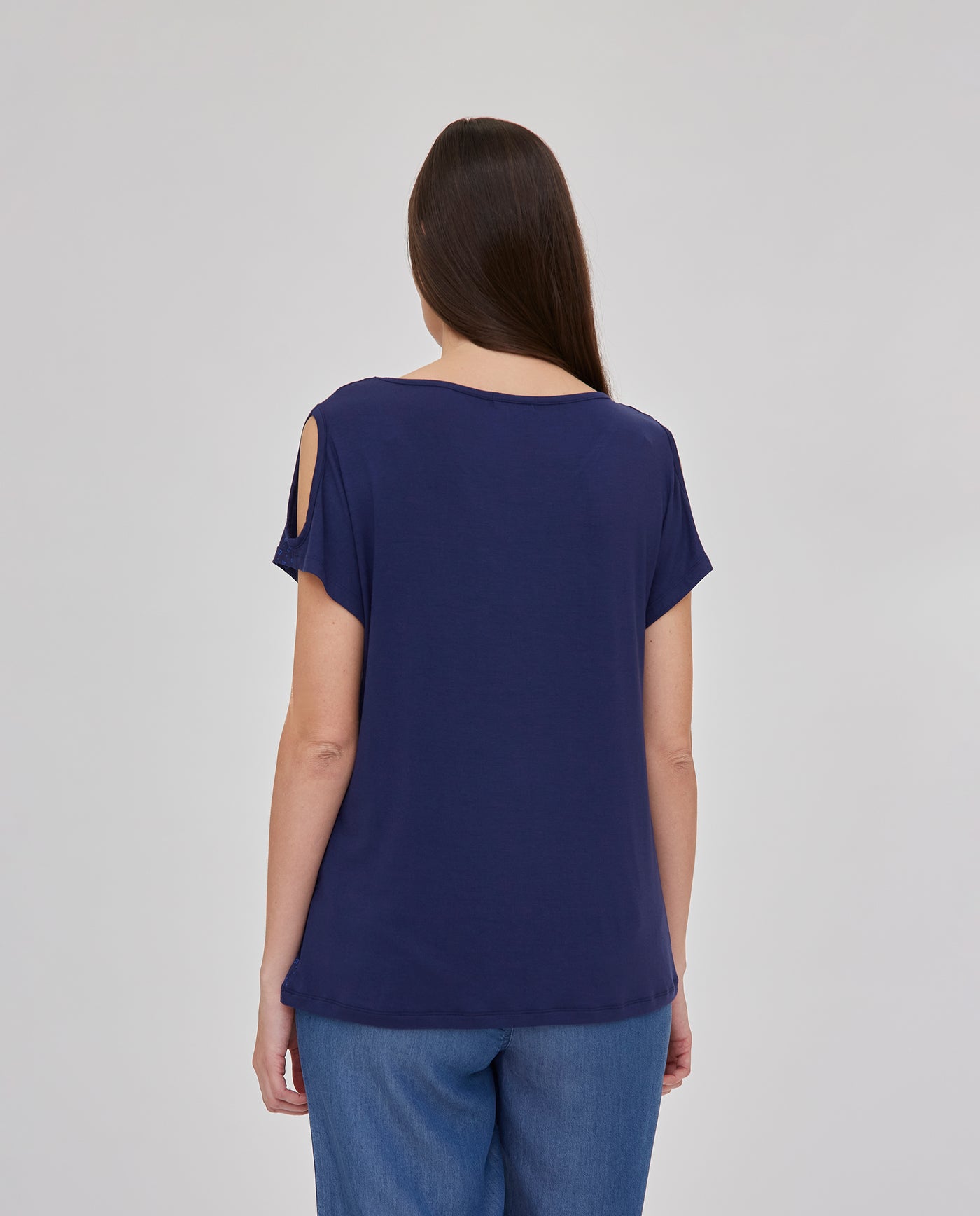 CAMISETA ESCOTE PICO ESTAMPADO  POSICIONAL  AZUL OSCURO