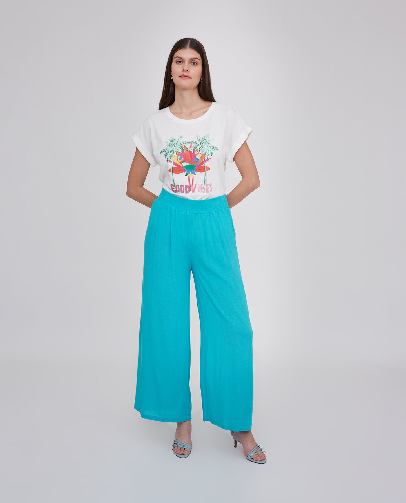PANTALON ANCHO CON CINTURA ELASTICA VERDE