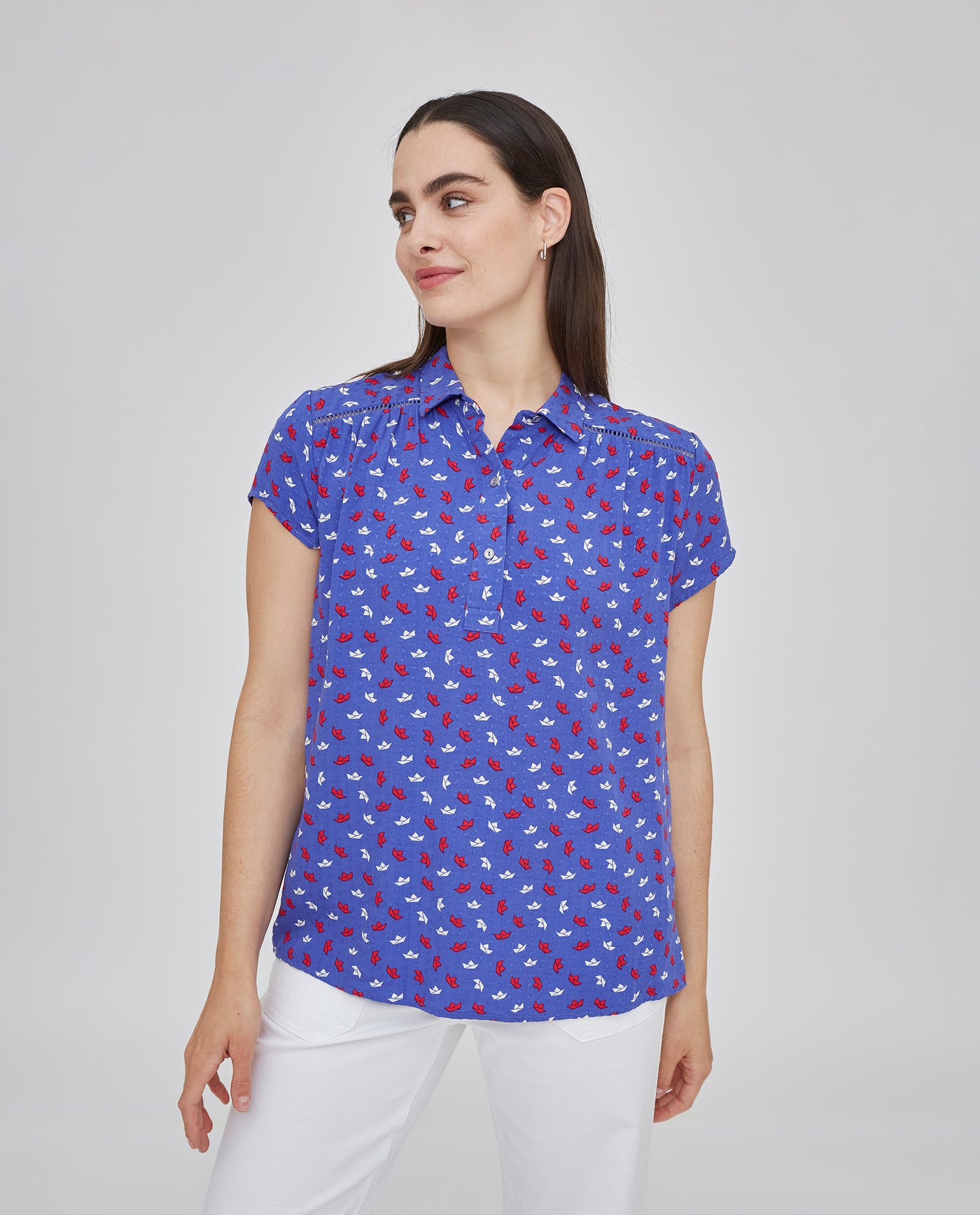 BLUSA CUELLO MAO CON MANGA CORTA AZUL MARINO