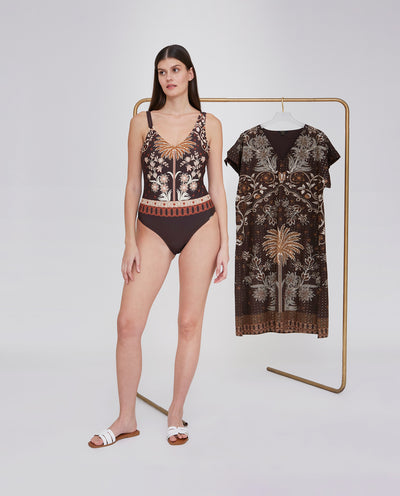BAÑADOR ESCOTE PICO CON COPA Y ESTAMPADO POSICIONAL  CHOCOLATE