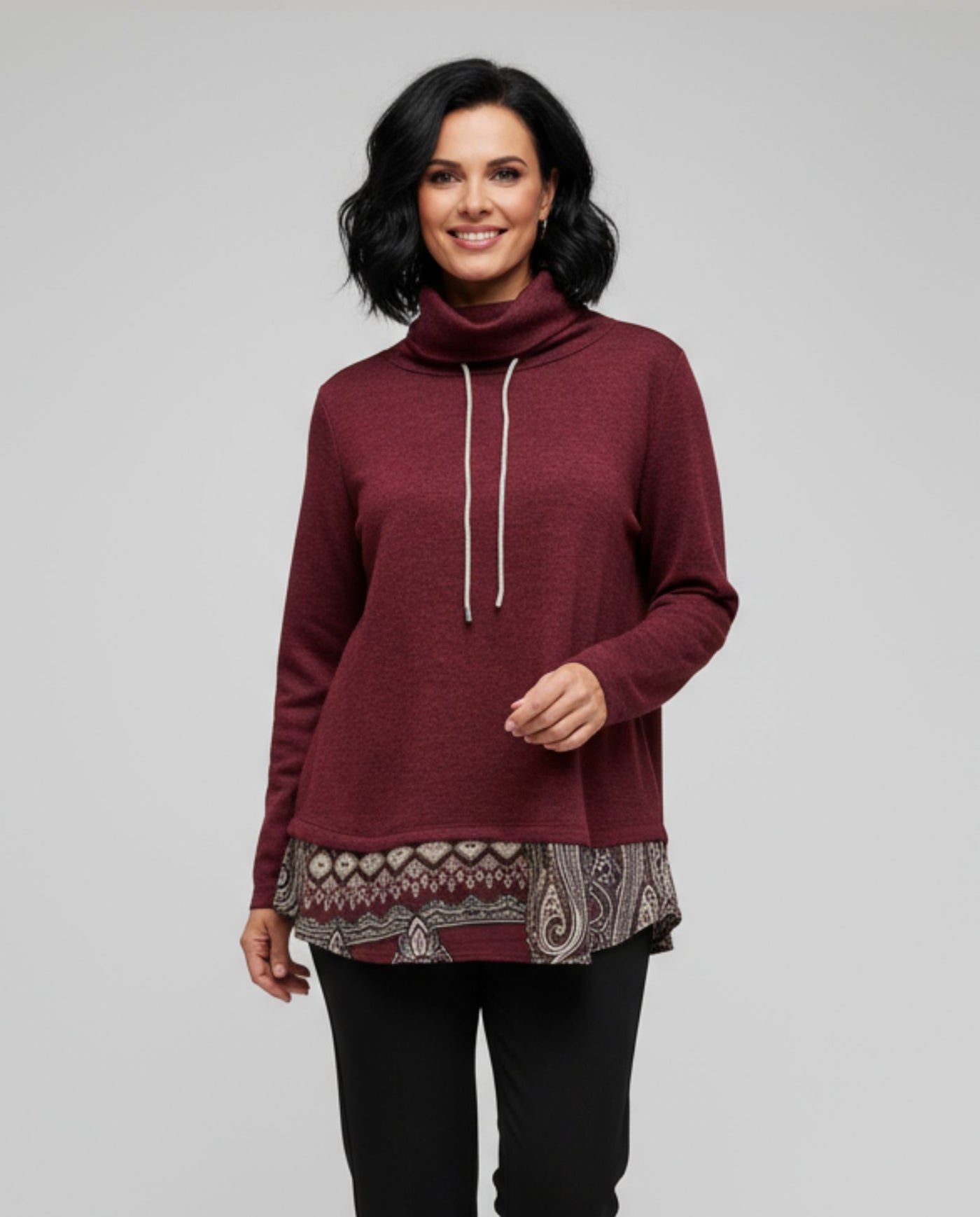 Sueter De Cuello Alto Con  Faldon En El Bajo  Granate