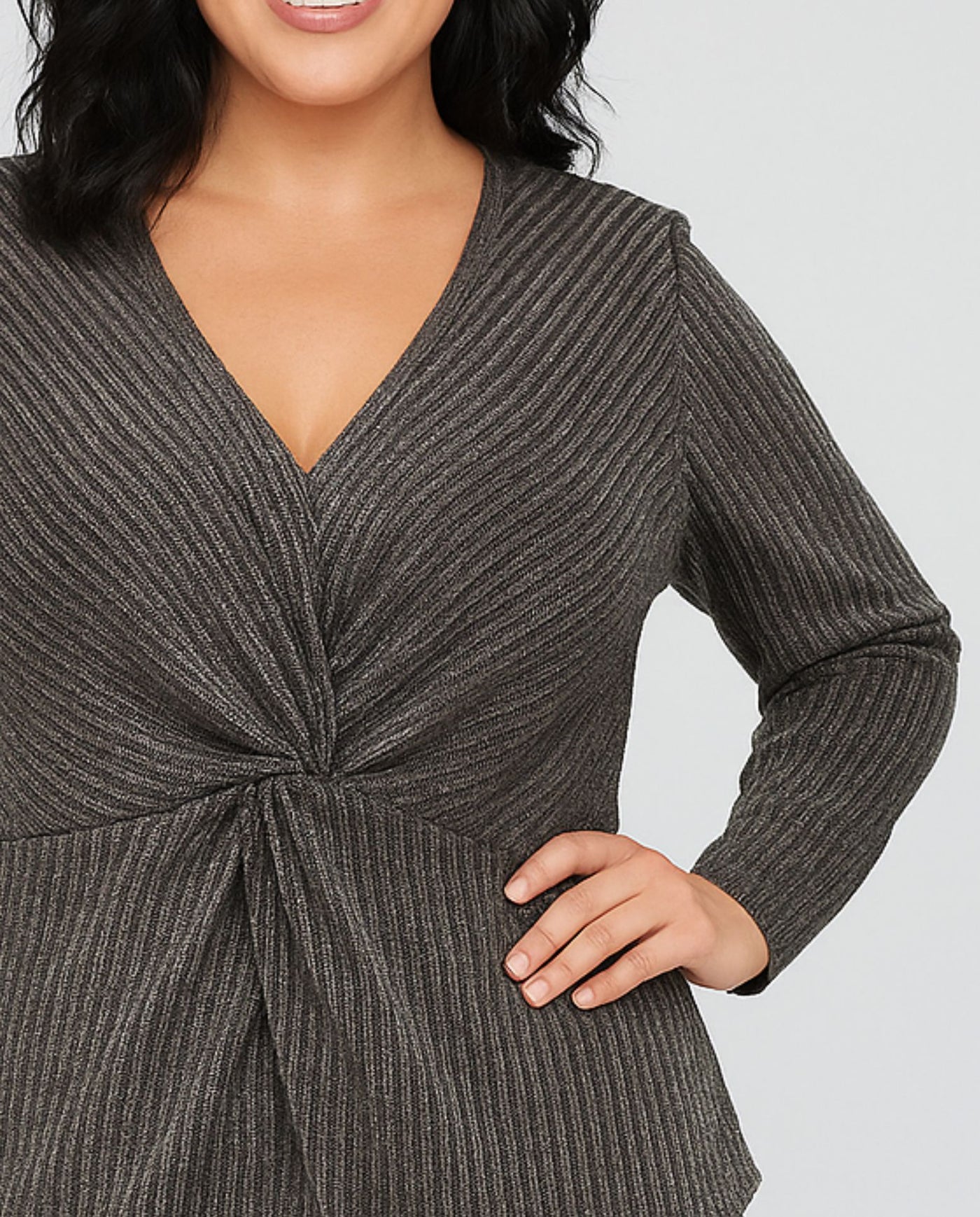 Camiseta Nudo Escote Pico Plata