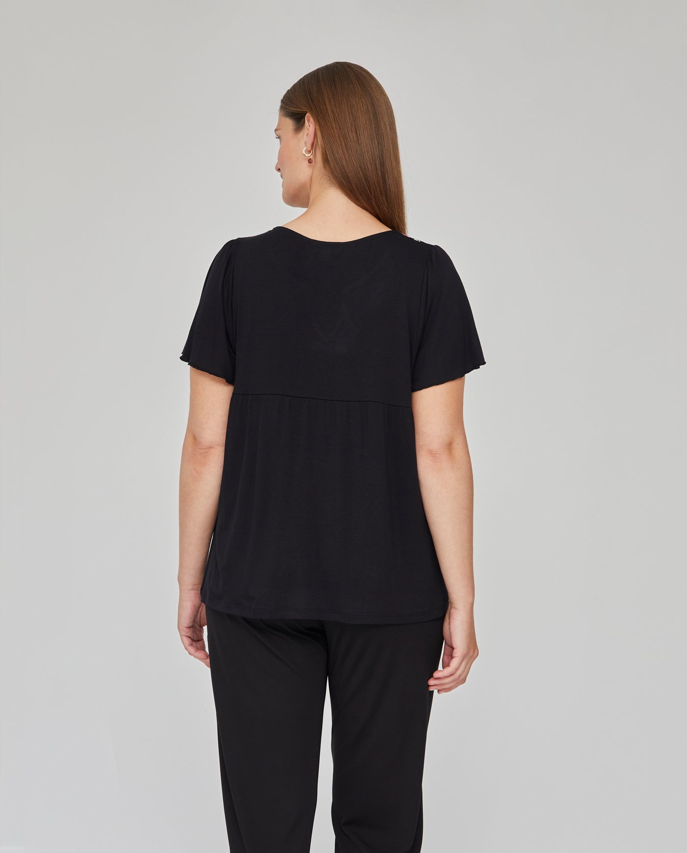 CAMISETA CUELLO REDONDO MANGA EVASE NEGRO
