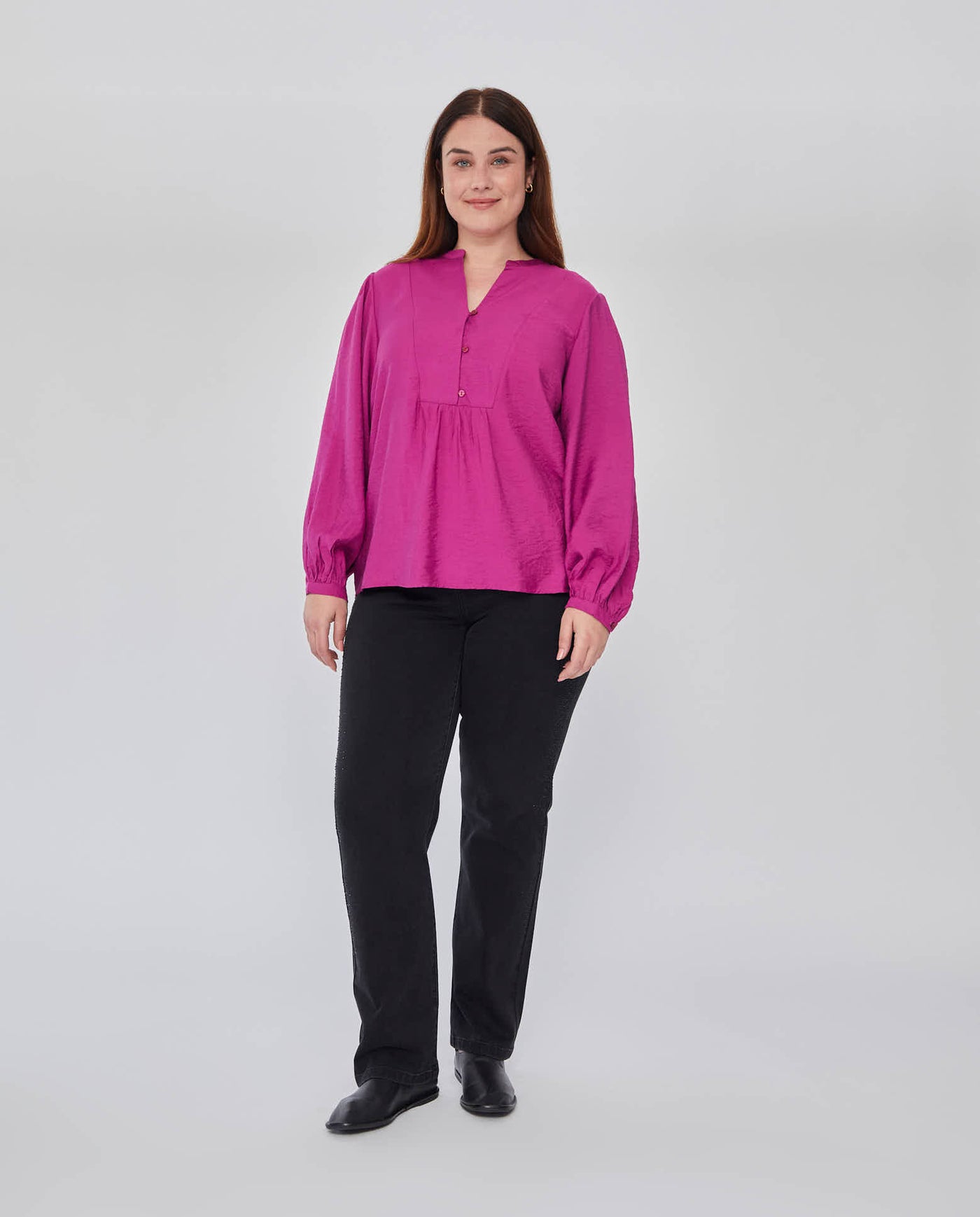 BLUSA CUELLO REDONDO MAO Y ABERTURA FRONTAL MAGENTA