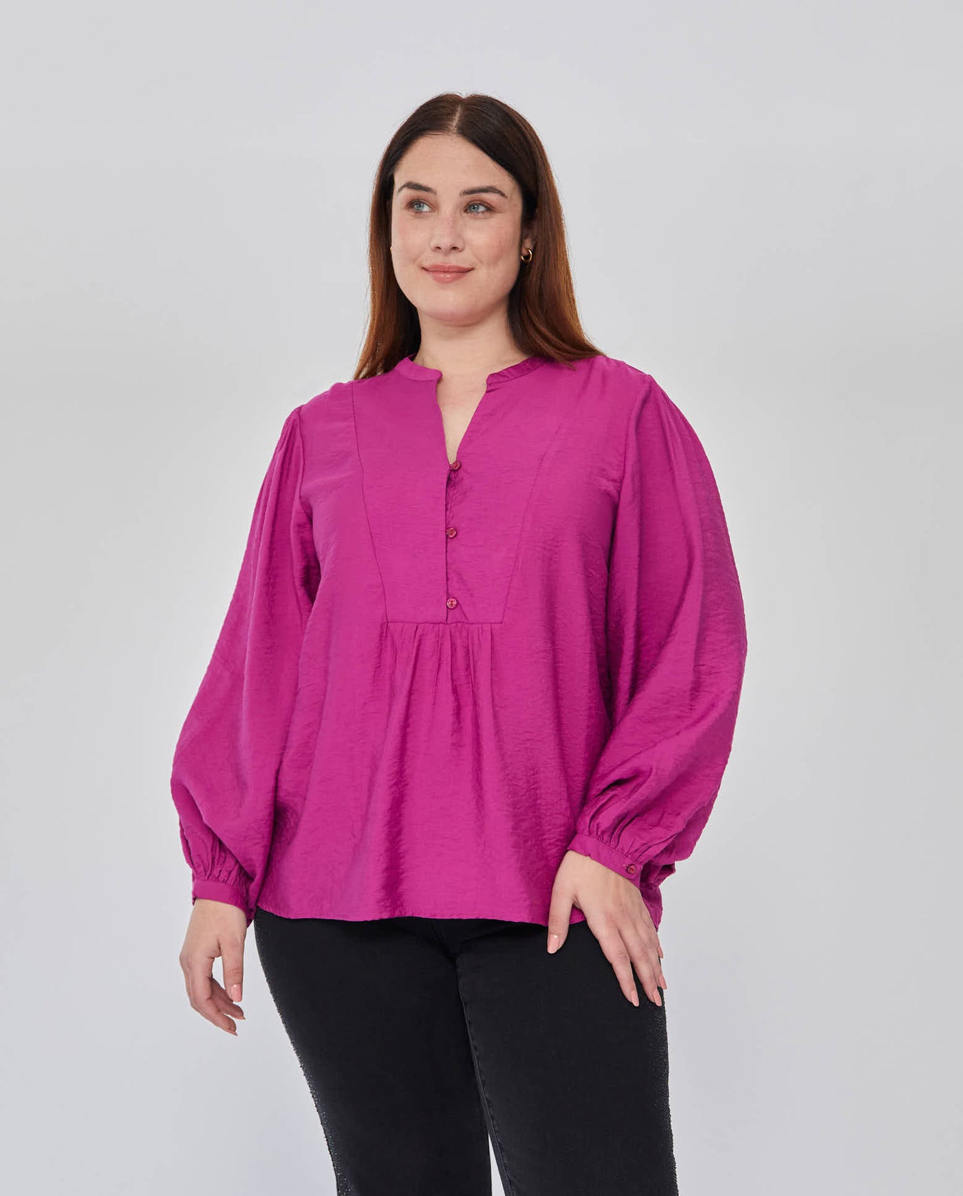 BLUSA CUELLO REDONDO MAO Y ABERTURA FRONTAL MAGENTA