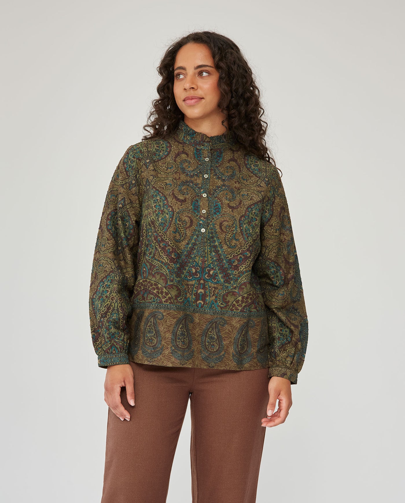 Blusa Jacquard Paisley Abertura Delantero Verde Caza