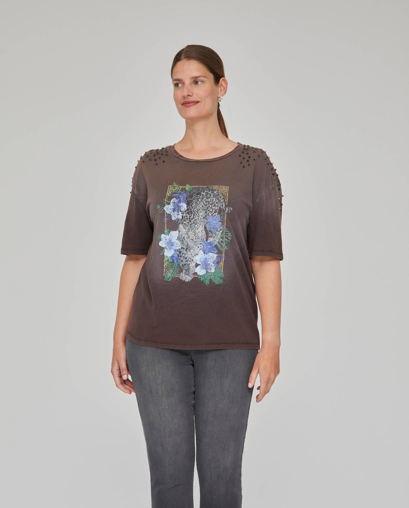 CAMISETA ESTAMPADO POSICIONAL CON STRASS EN HOMBROS  GRIS JASPE