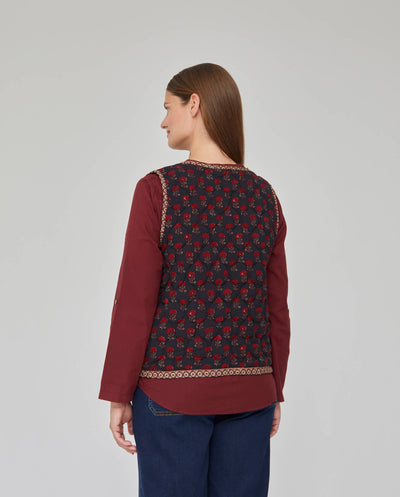CHALECO ACOLCHADO ESTAMPADO CON DETALLE CUENTAS MARRÓN