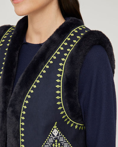 CHALECO BORDADO CON INTERIOR PELO  AZUL OSCURO