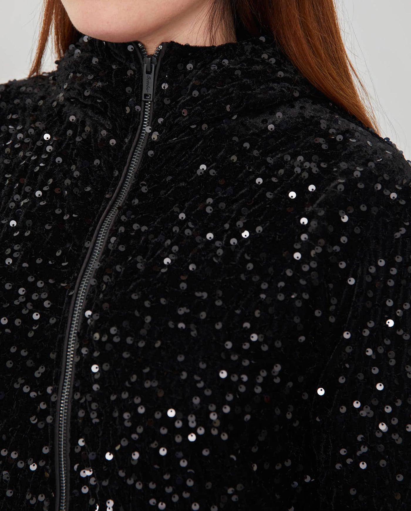 CHAQUETA LENTEJUELAS CON CAPUCHA Y CREMALLERA  NEGRO