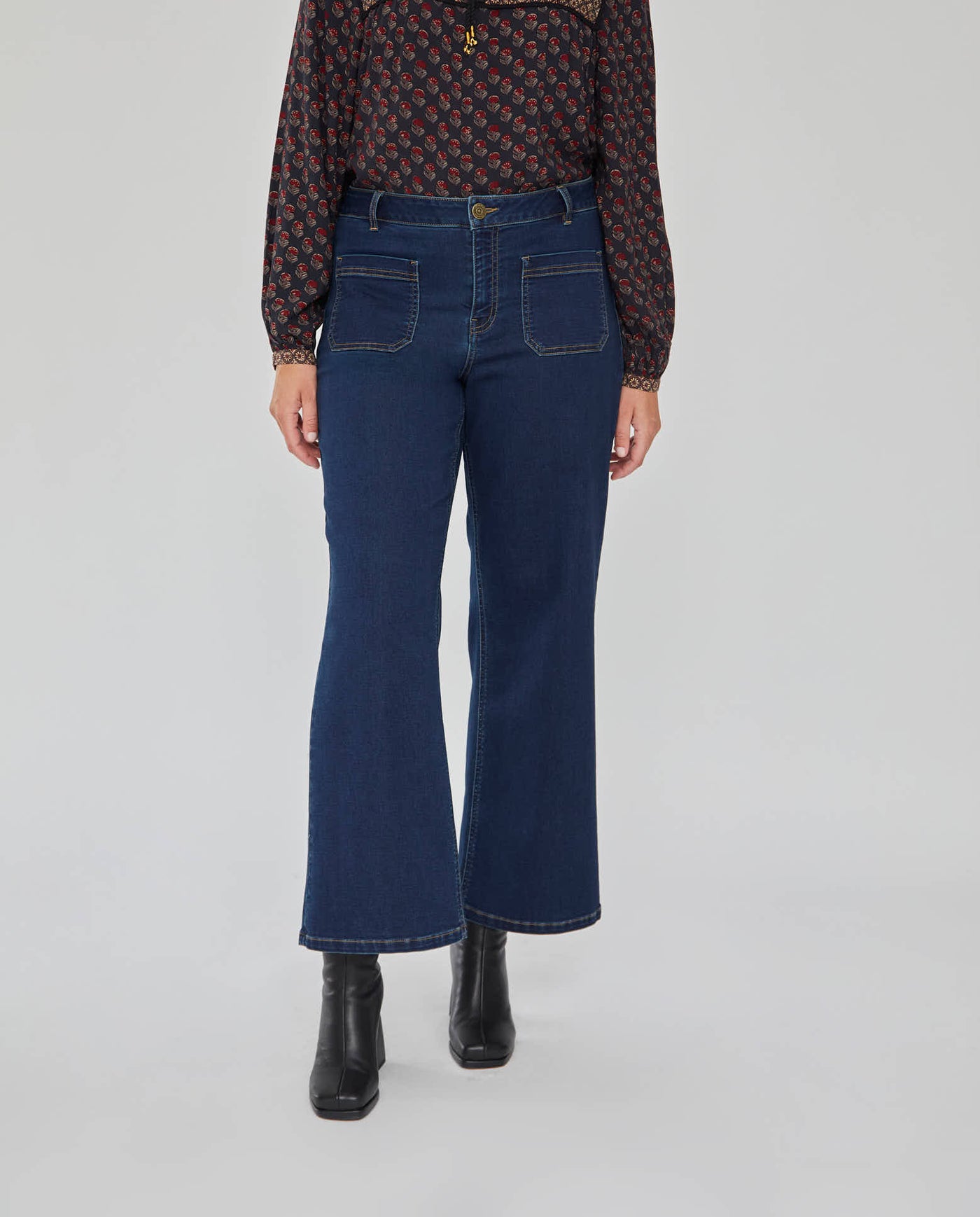 PANTALON DENIM BOLSILLOS PLASTRON AZUL OSCURO