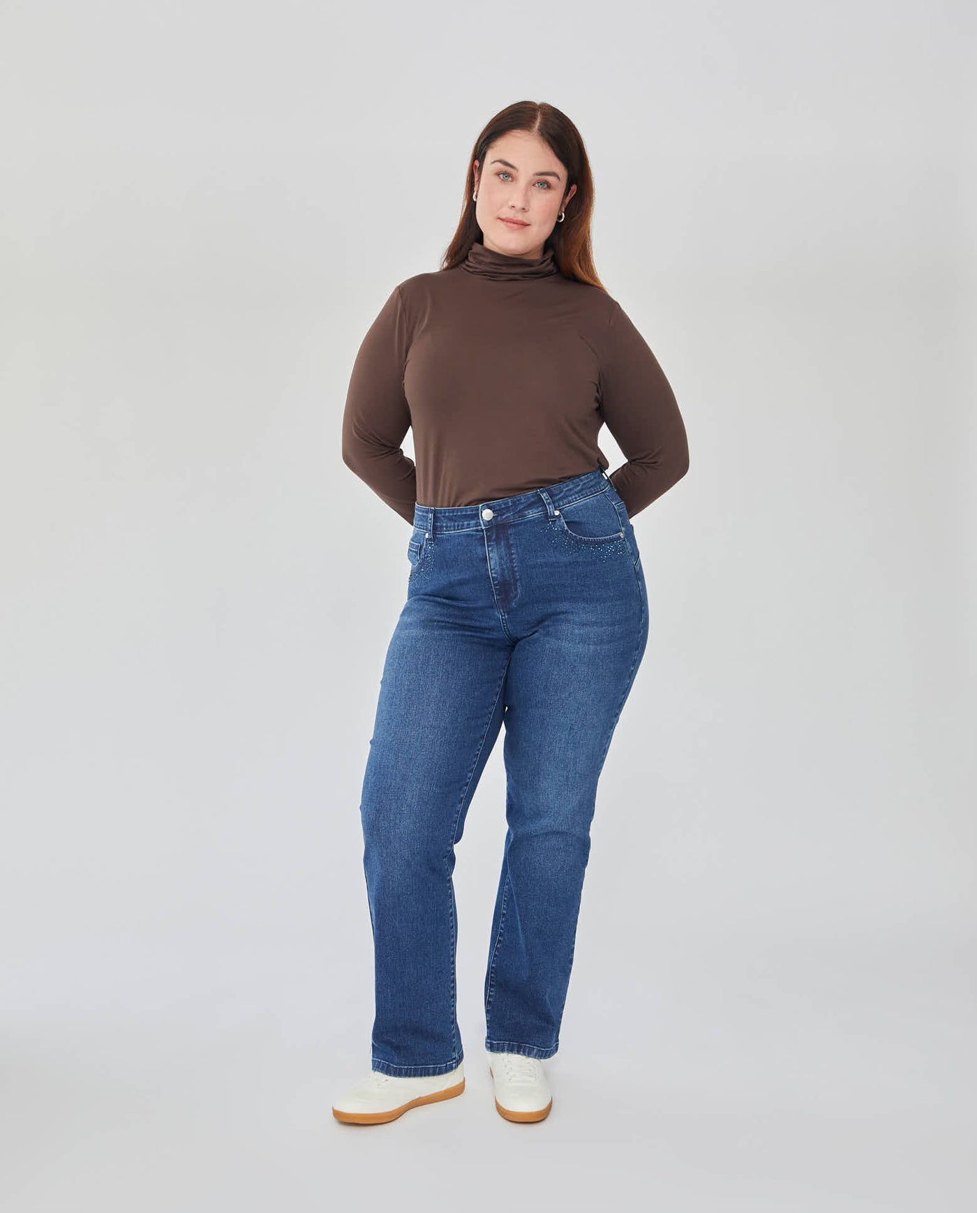PANTALON DENIM PUSH UP CON DETALLE DE BRILLOS EN BOLSILLOS AZUL