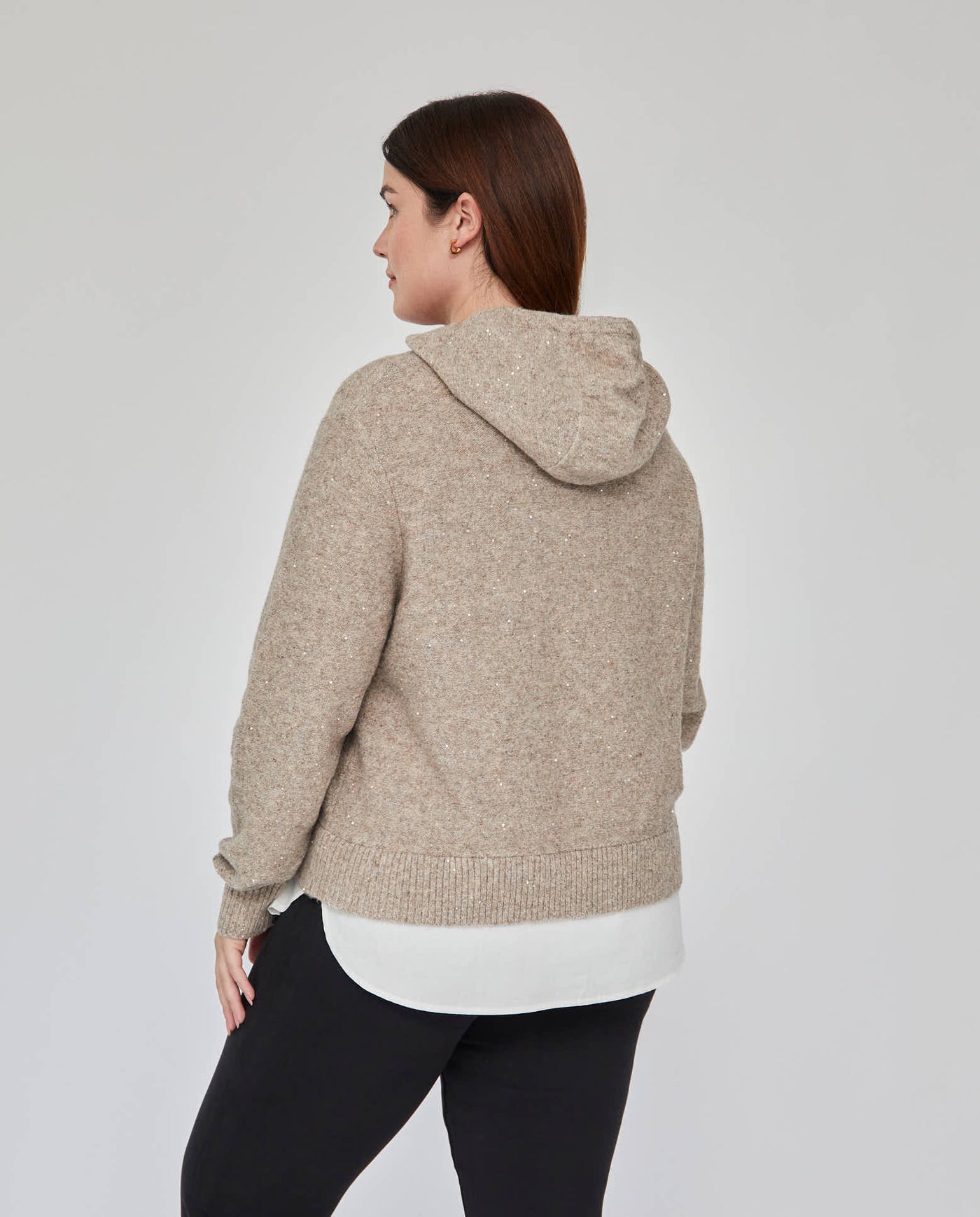 JERSEY CON CAPUCHA E HILO METALICO CAMEL JASPE